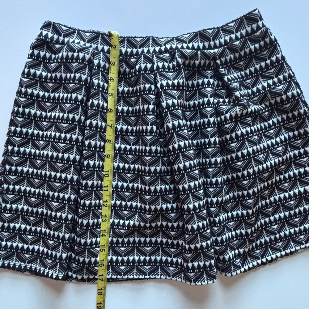 JOE B SKIRT - Picture 11 of 11